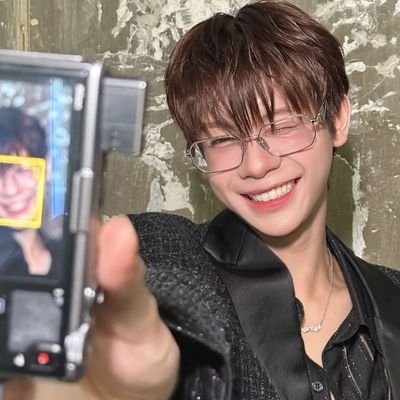 growupwithicx's profile picture. 