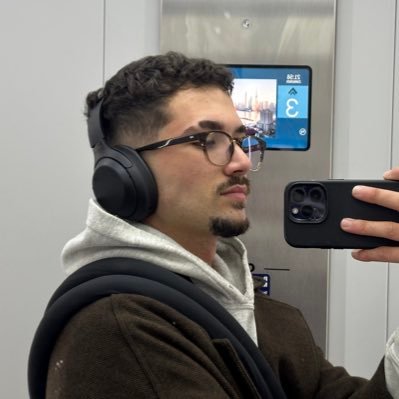 SLITHRU's profile picture. i’ll be down in 5, i’m wearing 8 past lives and i smell like jasmine. you can’t miss me.