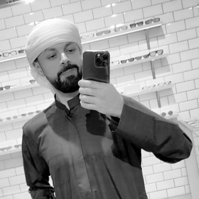 suprzbe's profile picture. 🇦🇪🤍 traveling ✈️ boxing 🥊 music 🎶 marketing & project management 🎓 a podcast host 🎙️    Tough times don’t last, tough ppl do.