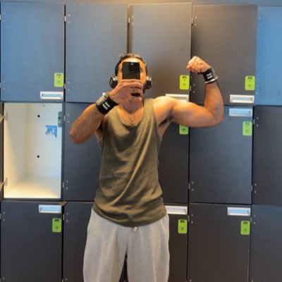 singh_gheer's profile picture. Chasing dreams & stealing hearts... 💕 …Dare to love me?