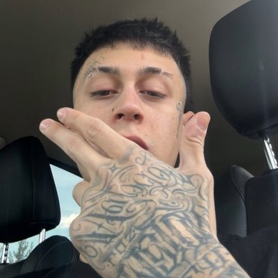 gastonfabrello's profile picture. lo mejor está por venir.