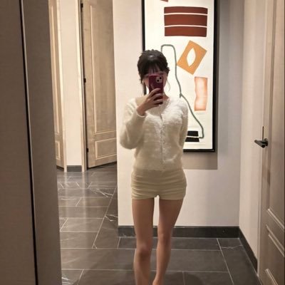 MillenYvon19736's profile picture. 