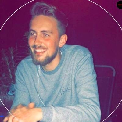 jackwills199332's profile picture. Half German, Half English born on ST Patrick's day, life is typical 🤪 Appaerently Harry Kane's Twin 🤣

London is Blue 🦁💙

COYR.. SWINDON TOWN FC  ⚽️🔴⚪️🔴⚪️