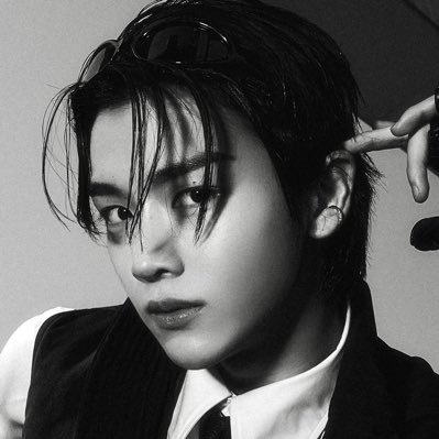 harvkrd's profile picture. Jet ski on my toes.