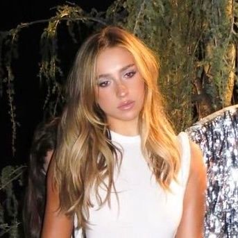 kyulando's profile picture. ♡*•~ she/her || #LN4 🧡