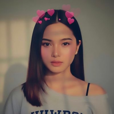 yeyowie's profile picture. 