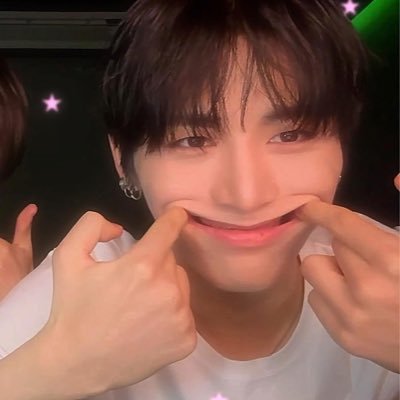 1ccyhoon's profile picture. kung komunikasyon ang susi, nasa’n ang pinto?