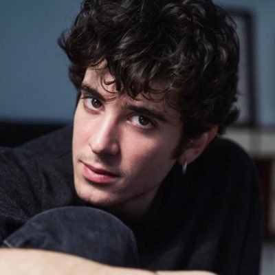 judesimuel's profile picture. nella vita manifesto i simuel e scrivo i loro universi paralleli su wattpad (simuelcanonx) 🤍