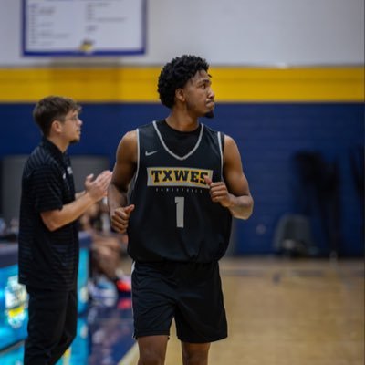 _lamarrn's profile picture. ‘ 25| | 6’0 Pg| email: lamar.napoleon25@gmail.com