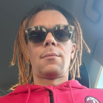 Giuseppe2186's profile picture. ROSSONERO DALLA NASCITA🖤❤️
L' AC MILAN si Onora ogni giorno della propria vita

☭ANTIFASCISTA☭

#MilanTwitter 

NO DM non autorizzati 🚫