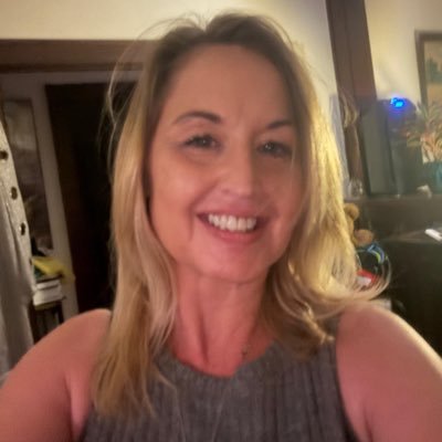 PamelaRich0013's profile picture. 