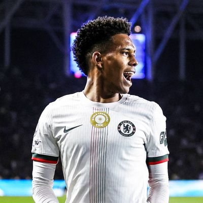 Nkosi0909's profile picture. Chelsea FC 💙 Real Madrid  🤍 Orlando Pirates 🖤⚽️