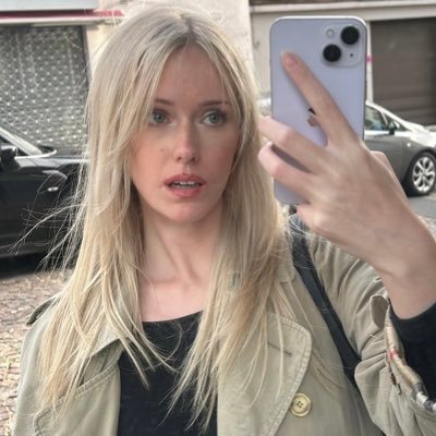 fuchsiakilam's profile picture. 