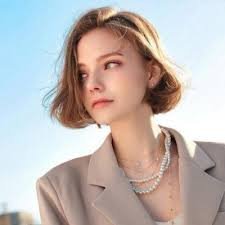 evelineftryni's profile picture. 