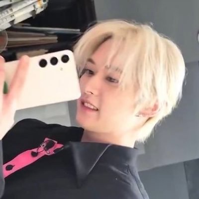 leeknowstac's profile picture. iconic move my motion neul mwonga saekdareun not jeonsihae soul emotion || collector 🐰🐿️