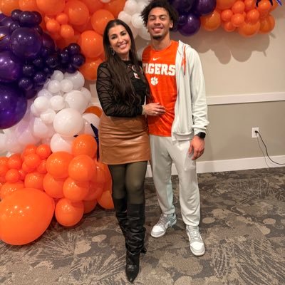 c_williams31's profile picture. Wife of @murphys_law31, Mom of WR @a_williams2022, Murphy Jr, Hendrix, and Rih.