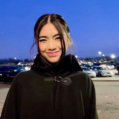 rayzzzell's profile picture. stan blackpink and bini