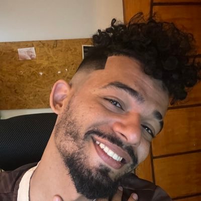 brenolaerte's profile picture. Ex-verificado | apoie uma iniciativa de educação dentro do Complexo de favelas da Maré: @unifavela |contato:laertebreno@gmail.com