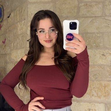 AliceLora515794's profile picture. Je suis extravertie et simple. Dis-moi ce qui te fait fantasmer… ce que tu as toujours voulu faire… laisse-moi te montrer comment réaliser tes fantasmes. Envie