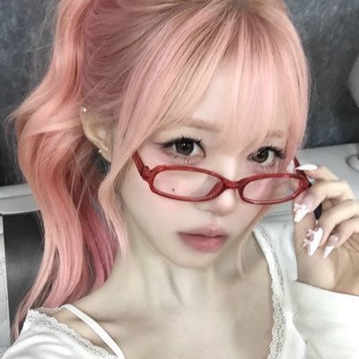 otsudoll's profile picture. hwang yeji and ning yizhuo enthusiast