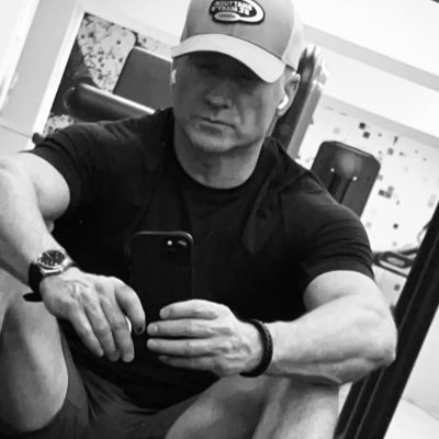 boysdntcry24's profile picture. The Cure, DM, Killers, NO, BCMB, RIP🌹, family, fitness, photography, 🐶 lover, 🇨🇦Cowboy-poser