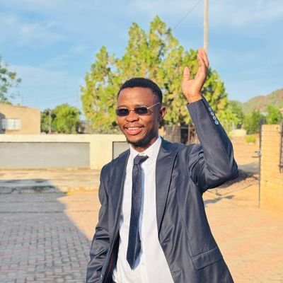 Absolute_Kganki's profile picture. ★ @ULvarsity Student | @realmadriden | @KaizerChiefs | @ManUtd | Pan-Afrikanist | Marxist-Leninist | Enforcer Of The Global South | Barbarians Get Blocked ☭