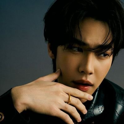 yiyubiii_'s profile picture. slow update