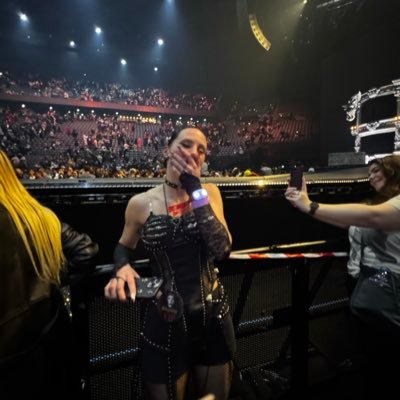 fionagalli's profile picture. 25