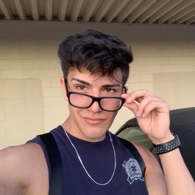 XBurakOguz's profile picture. A smile suits every style of clothes