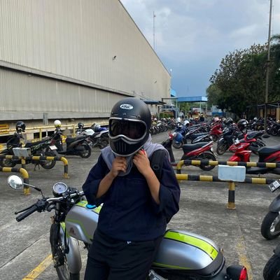 salll_ww's profile picture. rarely active