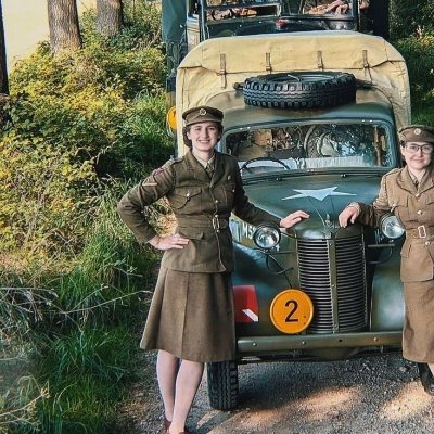 AstroLlamaBeans's profile picture. Please state the nature of your medical and or fashion emergency.
I like space and llamas too 😃