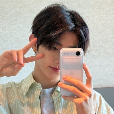 zhaorosins's profile picture. 