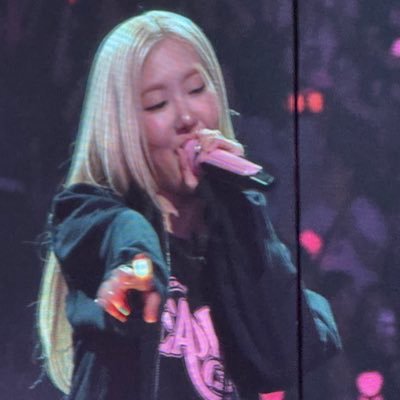 Unnie338's profile picture. #Blink 🐿️ #Rosé #Hyebin