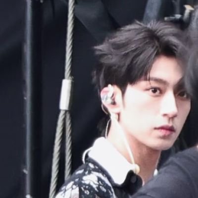 Mrs_N0B0D1's profile picture. daily rant about gay shit 🥂
MOSTLY C-GAYS 🌹