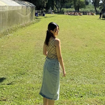 yeannxx's profile picture. { find your own path and don’t settle for anything less } moonchild 🌕 ⟡ ݁₊ . always support porsche.sivk #XXSIVK 🤍