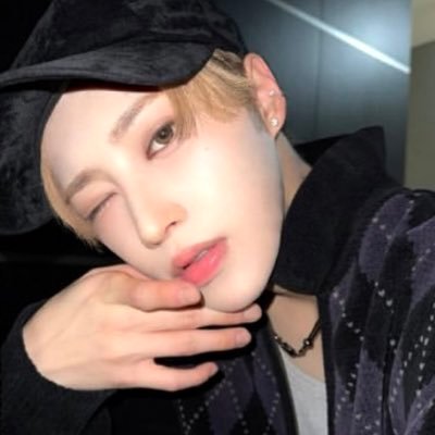 zzagunxin's profile picture. ˚₊‧꒰ა 세 사람을 좋아하는 건 내 하루의 자랑 ໒꒱‧₊˚                ♡알디원♡