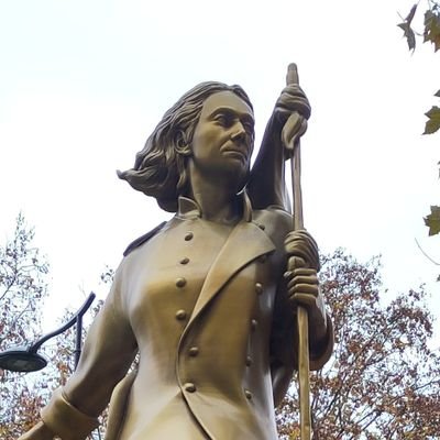 Loyzkaa's profile picture. Militant.e à @LePoing_Leve et @RevPermanente