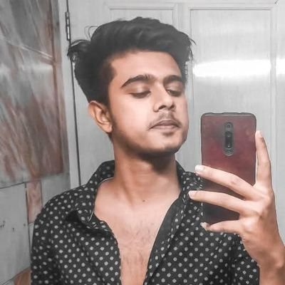 rosemoni18's profile picture. AI x Creativity 🚀 | Showcasing Innovative Tech & SaaS Tools 🤖
Helping Indie Founders grow globally 🌍
📩 DM for Collabs & Partnerships