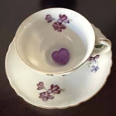 MichelleFierro's profile picture. Selling many items including Collectables, vintage, women's clothing, toys, holiday, HTF items plus size and much MORE!!!