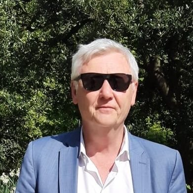 peterlepoutre's profile picture. Fortune favours the brave 🍀.
Non serviam.
Democratische rechtsstaat. Vrijheid, gelijkheid en broederlijkheid.
Kritisch mild.
Filoloog en Jurist. #freedom1789