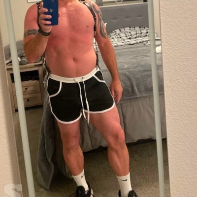 harderdeeper303's profile picture. Daddy type that love twinks!