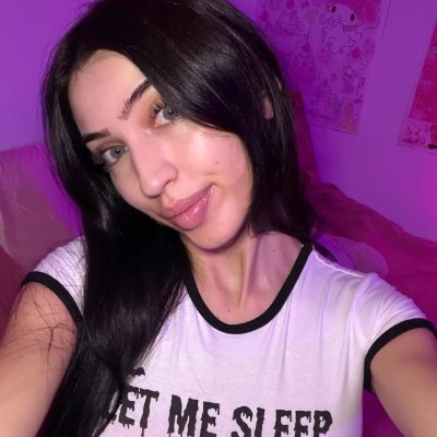 babygirlymelina's profile picture. ucla '28 | studying psych while avoiding real life