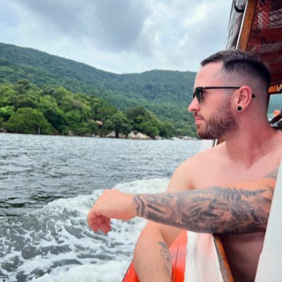 alexgraeff's profile picture. 🍃