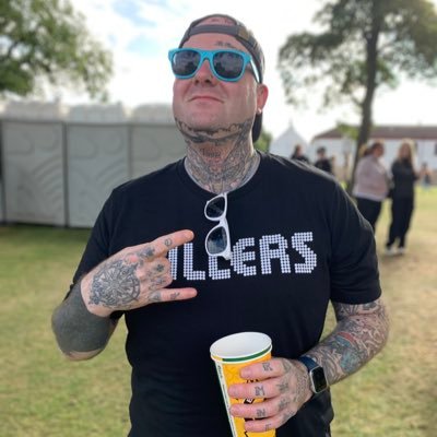 chrisonlypans's profile picture. 