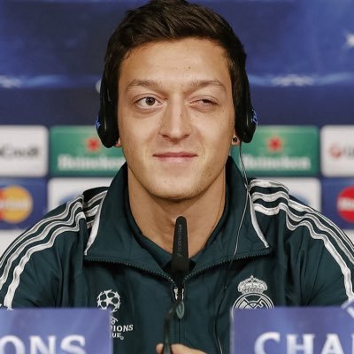 Paadoudout's profile picture. Deen Over Dunya🕋 Mouridoulah|Merengue🤍|Gunner❤️| Cuisine 👨🏿‍🍳| Ozil 🐐| C’s 🍀 @Penda_Salih’s brother