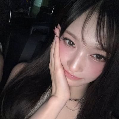 meinjichan's profile picture. My  heart  speaks  softly  beneath  the  moon   —   a love untold, yet endlessly true.