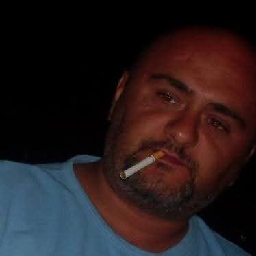 fenerIiiiii's profile picture. Kunduramı hiç boyatmadım; dost, düşman belli olsun diye.