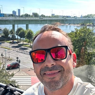 rmnsr5's profile picture. 💛💙 FENERBAHÇE & ATATÜRK  🇹🇷 🇩🇪