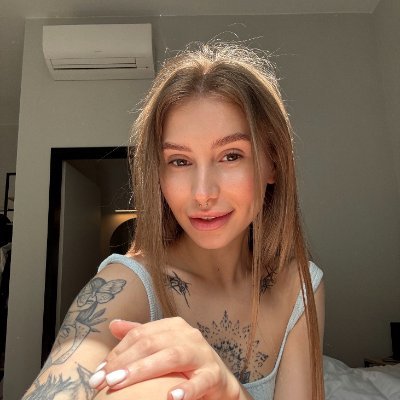 Vixigirl531's profile picture. 21 y.o | Graphic Designer
Don’t be shy to DM me😘