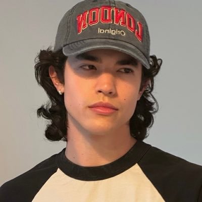 beetters's profile picture. 󠇢 ━━ don't be scared, little child, you're no demon ✪